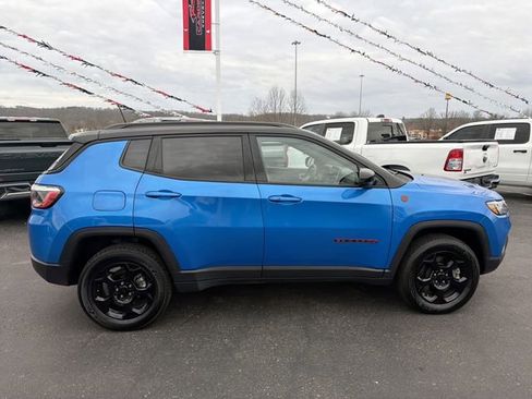 Used 2024 Jeep Compass Trailhawk AWD/4WD image 2