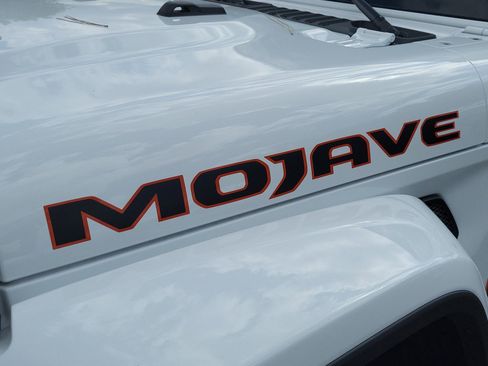 New 2025 Jeep Gladiator Mojave image 27