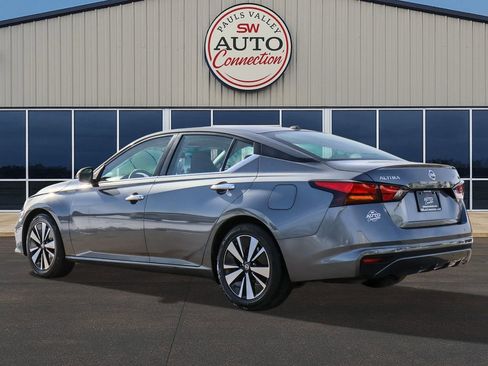 Used 2022 Nissan Altima 2.5 SV FWD image 5
