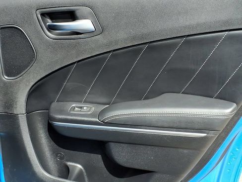 Used 2015 Dodge Charger R/T Scat Pack w/ Technology Group RWD image 15