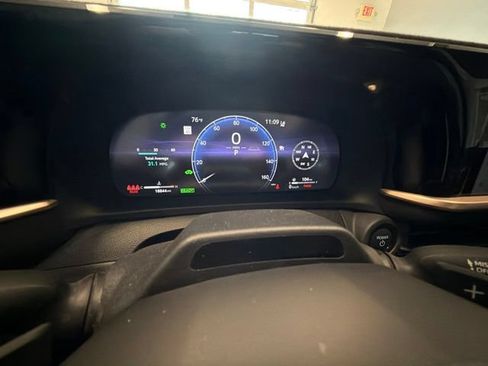 Used 2025 Toyota Crown Signia w/ Advanced Technology Package AWD/4WD image 32