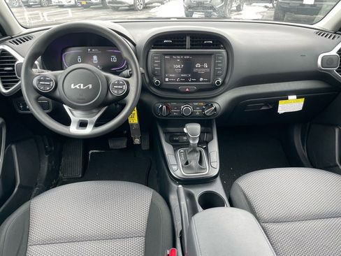Used 2025 Kia Soul LX image 10