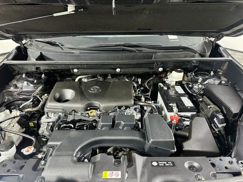 Used 2025 Toyota RAV4 XLE FWD image 34