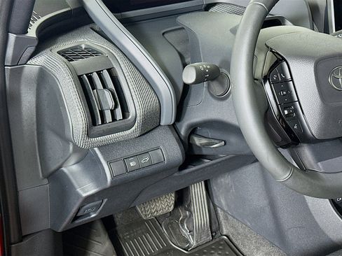 Used 2025 Toyota bZ4X FWD image 17