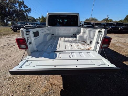 New 2026 Jeep Gladiator Sport image 11