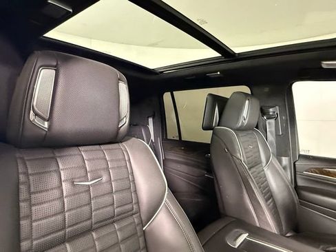 Certified 2024 Cadillac Escalade ESV Premium Luxury Platinum AWD/4WD image 27