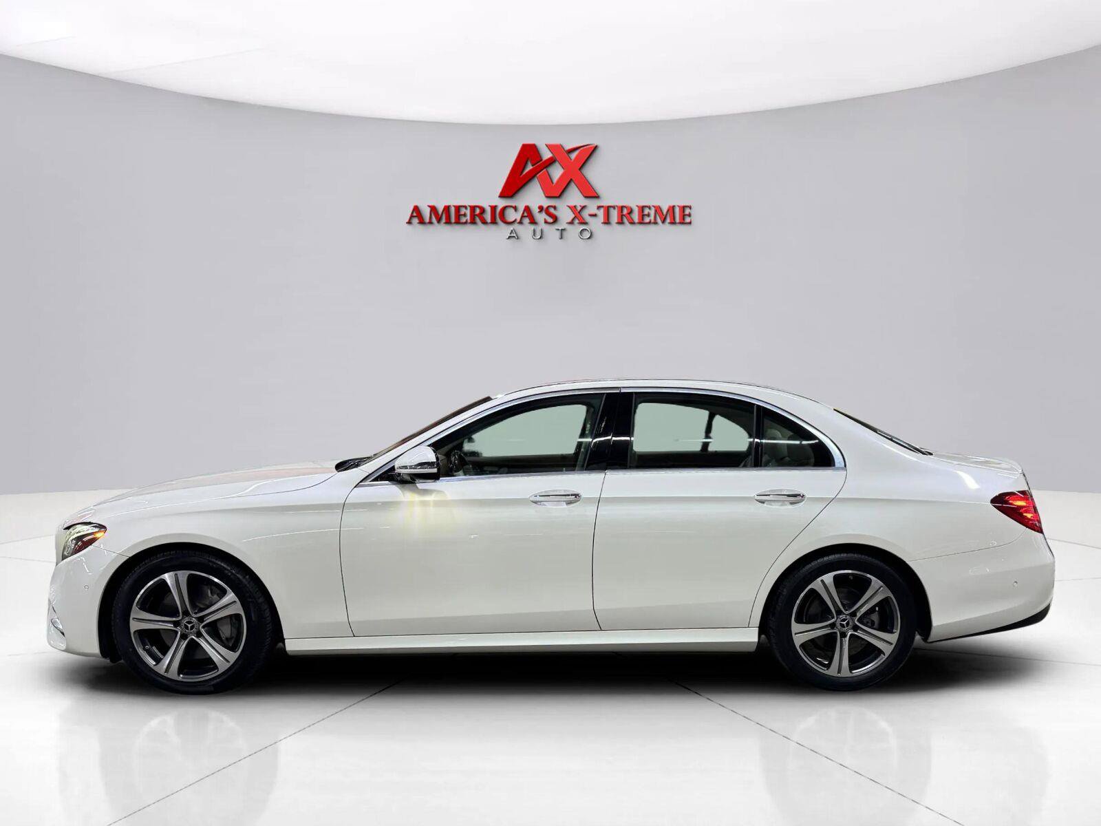 Used 2017 Mercedes-Benz E 300 image 2