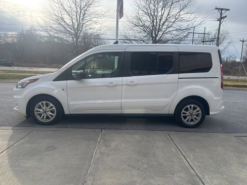 Used 2019 Ford Transit Connect XLT w/ Trailer Tow Package image 4