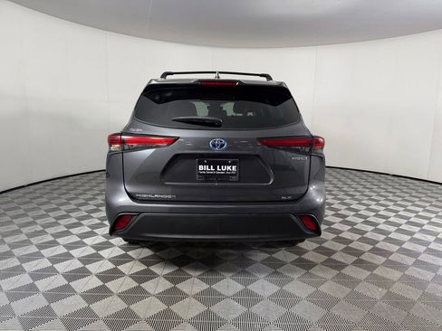 Used 2023 Toyota Highlander XLE FWD image 7
