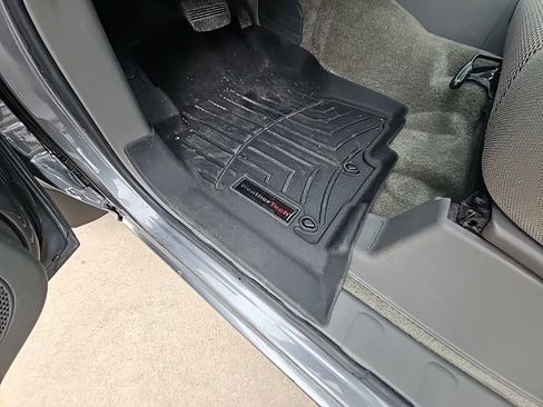 Used 2018 Nissan Frontier SV w/ Value Truck Package AWD/4WD image 8