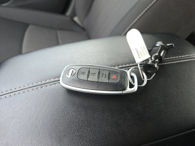 Used 2024 Nissan Sentra SV FWD image 21
