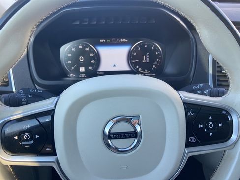 Used 2020 Volvo XC90 T5 Momentum w/ Protection Package Premier image 17