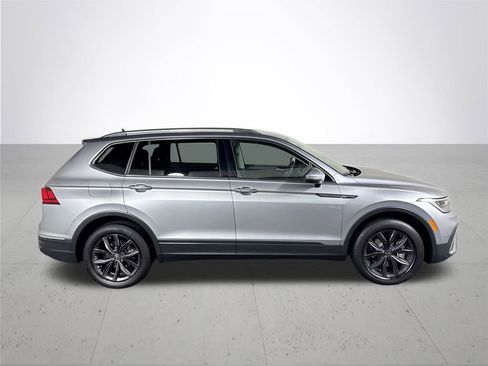 Used 2024 Volkswagen Tiguan SE image 5