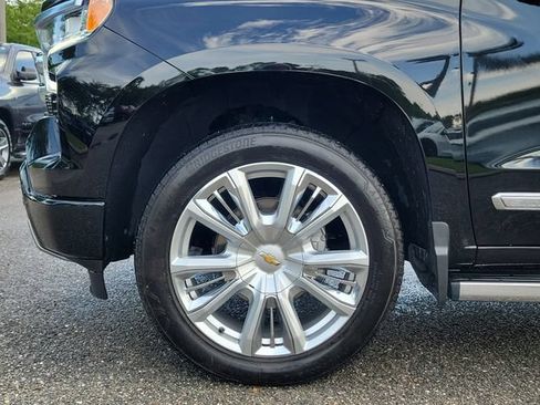 Certified 2025 Chevrolet Silverado 1500 High Country w/ High Country Premium Package AWD/4WD image 6