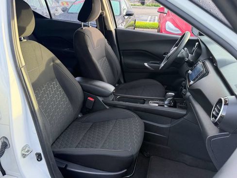 Used 2022 Nissan Kicks SV FWD image 17