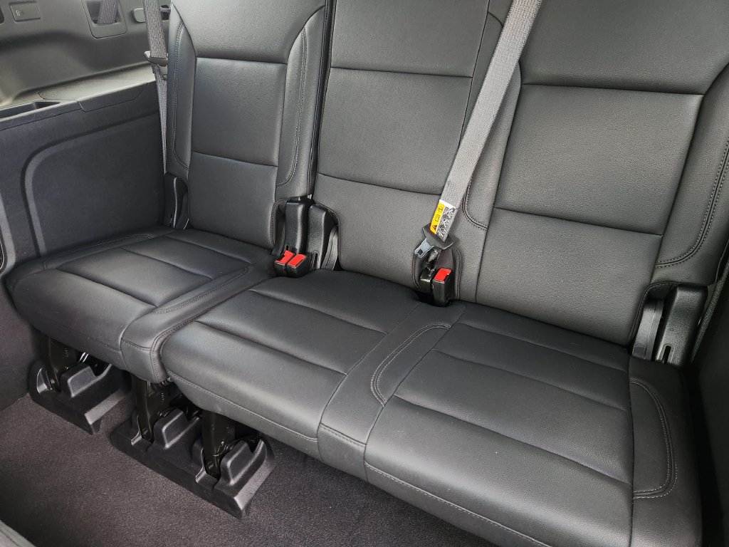 Used 2025 Chevrolet Suburban Z71 AWD/4WD image 31