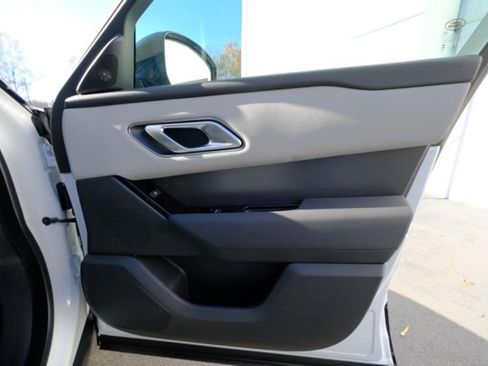 Used 2025 Land Rover Range Rover Velar Dynamic SE AWD/4WD image 18