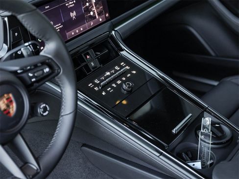 New 2026 Porsche Panamera image 17