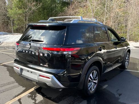 Used 2024 Nissan Pathfinder SL image 5