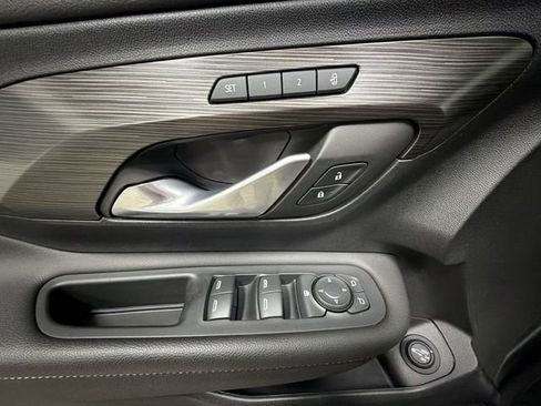 Used 2023 GMC Terrain SLT w/ Infotainment Package II image 22