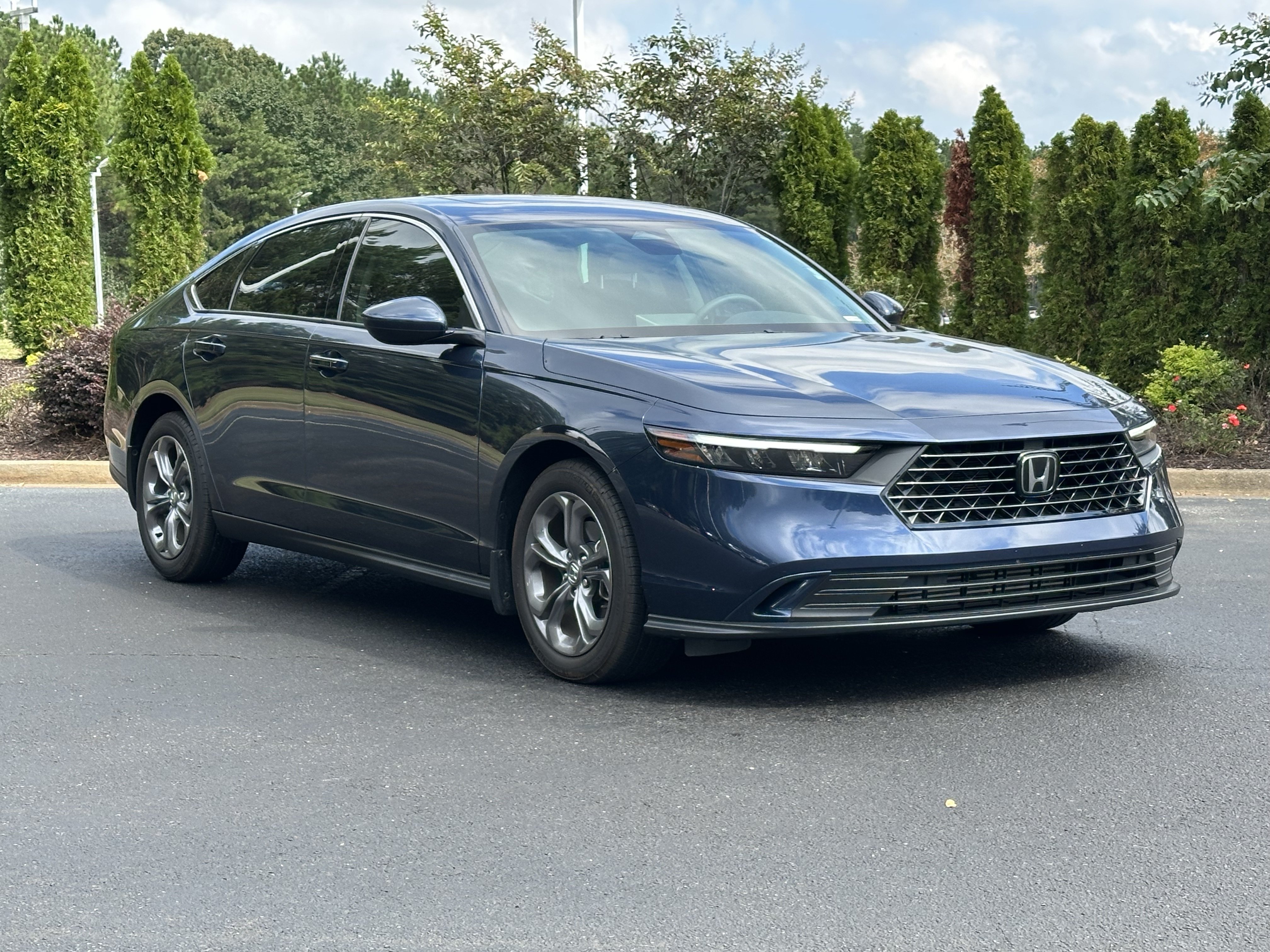 Used 2024 Honda Accord EX image 2