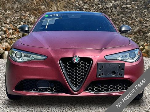 Used 2018 Alfa Romeo Giulia Ti w/ Quick Order Package 22X Lusso AWD/4WD image 3