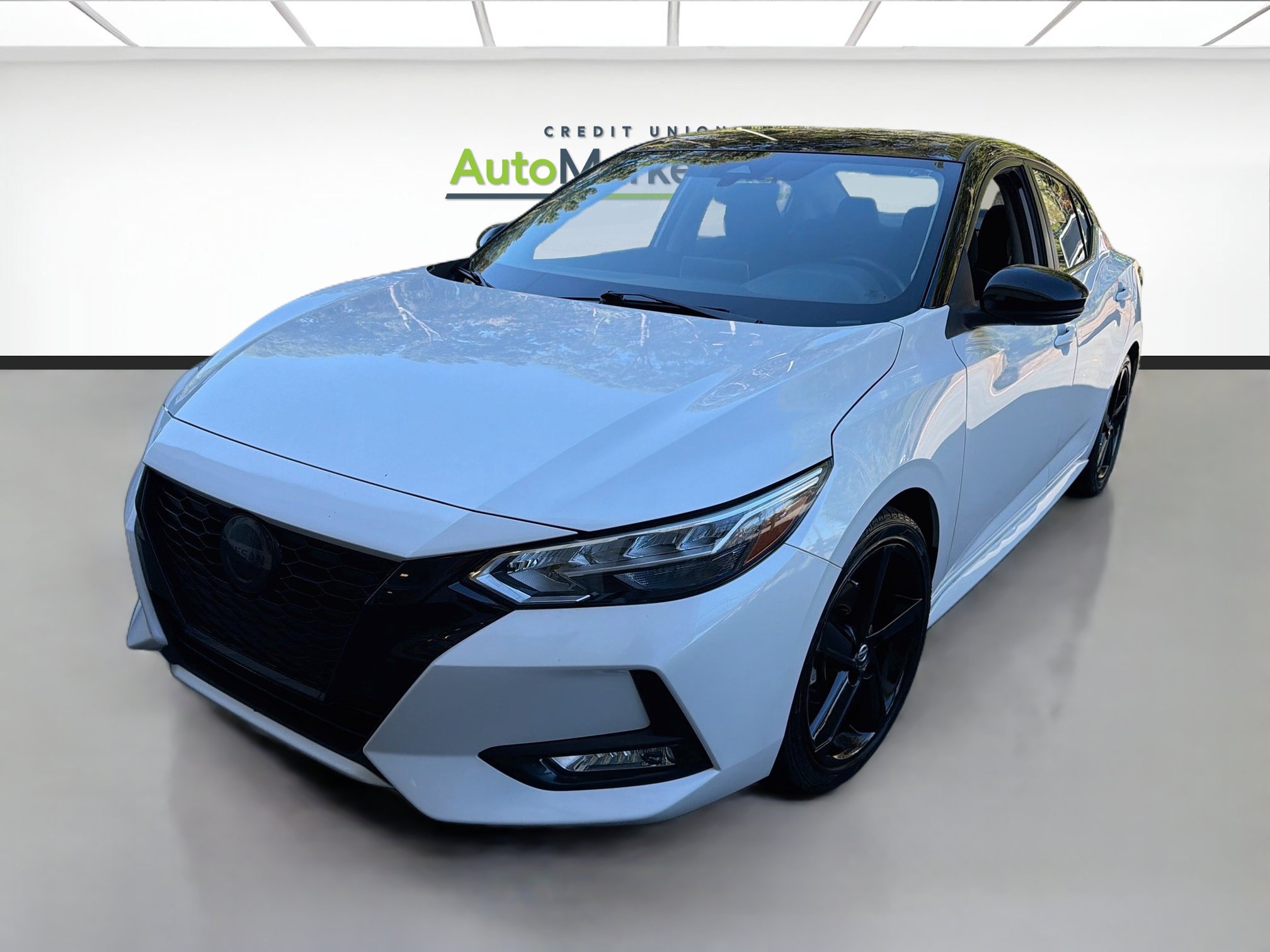 Used 2023 Nissan Sentra SR w/ Midnight Edition Package FWD image 3