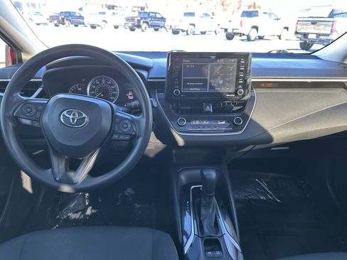 Used 2022 Toyota Corolla LE w/ LE Premium Package image 27