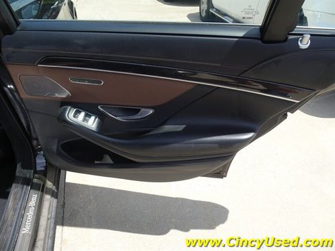 Used 2020 Mercedes-Benz S 560 4MATIC Sedan image 31