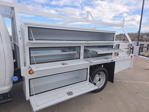 New 2026 RAM 5500 Tradesman w/ Chrome Appearance Group image 27