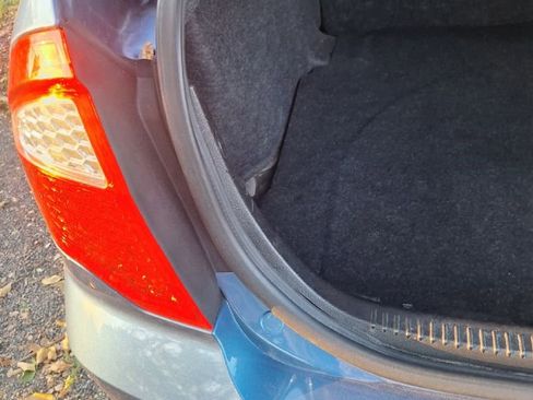 Used 2010 Ford Fusion SE image 2