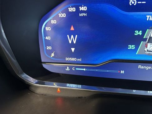 Used 2023 Chevrolet Suburban RST image 16