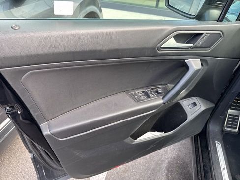 Used 2019 Volkswagen Tiguan SE image 10
