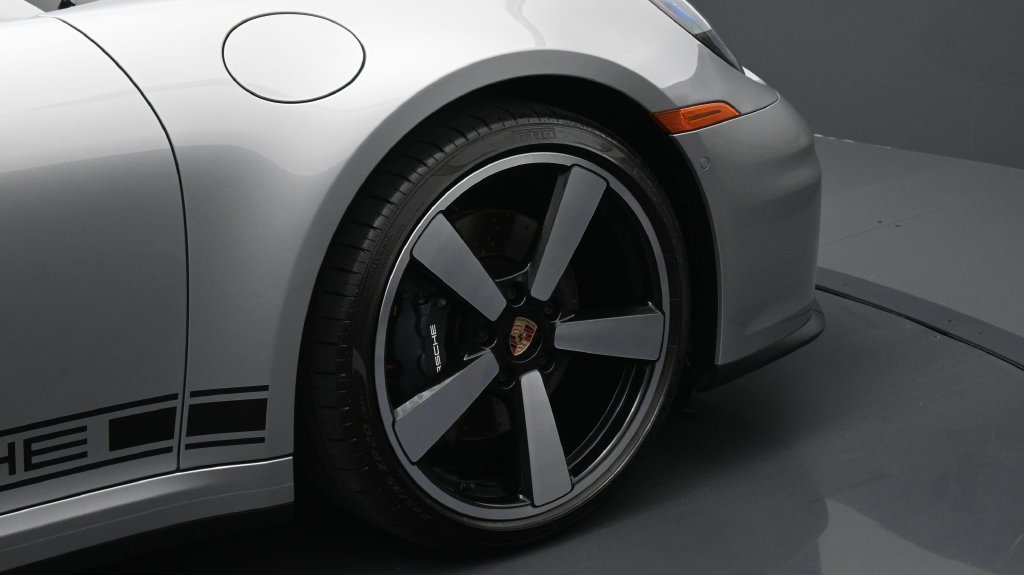 Certified 2026 Porsche 911 Carrera w/ Premium Package RWD image 6