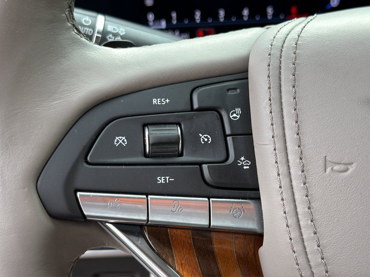 Used 2024 Cadillac Escalade Sport Platinum AWD/4WD image 26
