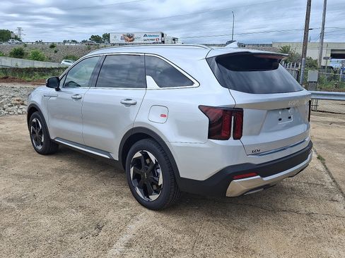 New 2025 Kia Sorento EX image 4