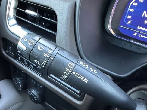 Used 2022 Chevrolet Tahoe Z71 w/ Luxury Package image 11