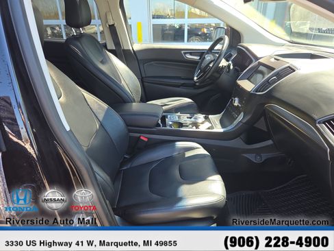 Used 2020 Ford Edge Titanium w/ Equipment Group 301A AWD/4WD image 26