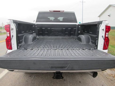 Used 2024 Chevrolet Silverado 2500 LT w/ Convenience Package AWD/4WD image 5
