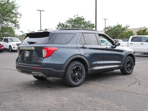 Used 2022 Ford Explorer XLT w/ Equipment Group 202A AWD/4WD image 5