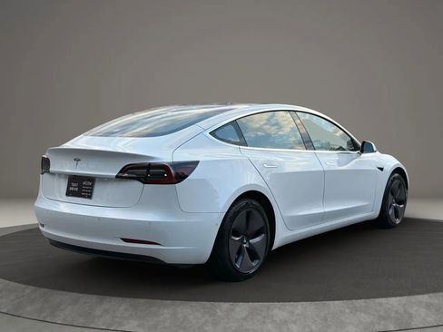 Used 2018 Tesla Model 3 Mid Range image 5