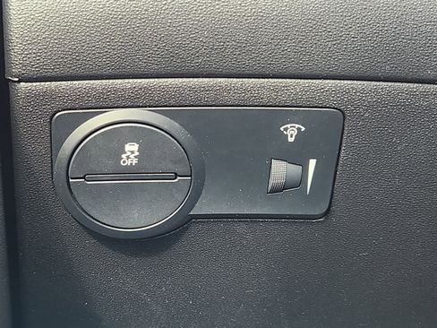 Used 2014 Hyundai Genesis 3.8 image 34