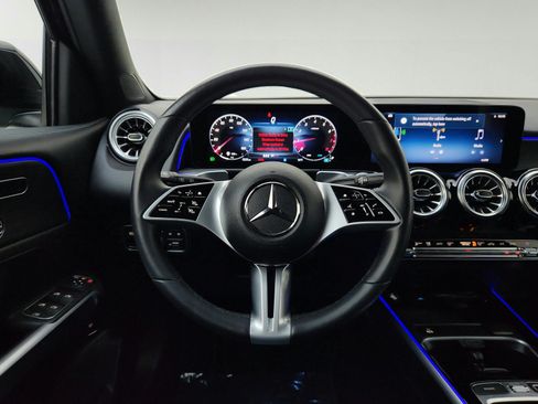 Used 2026 Mercedes-Benz GLB 250 image 27