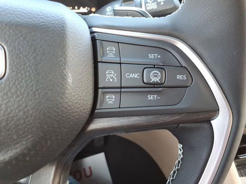 New 2026 Jeep Grand Cherokee L Limited w/ Luxury Tech Group II image 22