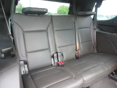 Used 2022 Chevrolet Tahoe Z71 w/ Z71 Off-Road Package AWD/4WD image 27