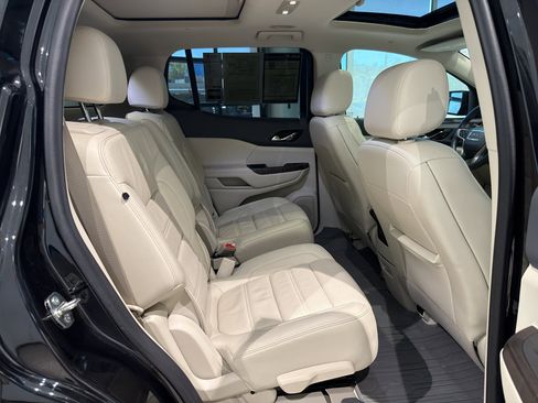 Used 2023 GMC Acadia Denali w/ Black Diamond Edition image 22