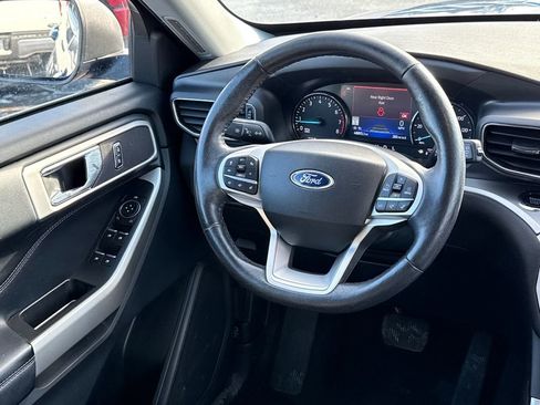 Certified 2022 Ford Explorer XLT w/ Equipment Group 202A image 14