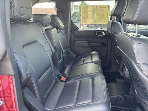 Used 2025 Ford Bronco Badlands AWD/4WD image 19