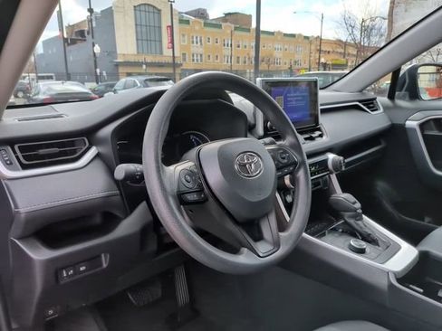 Used 2025 Toyota RAV4 XLE image 28