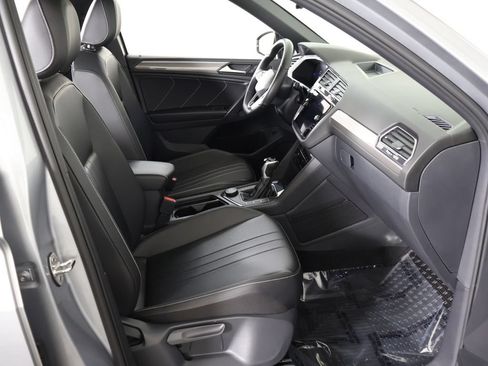 Used 2024 Volkswagen Tiguan SE R-Line AWD/4WD image 32